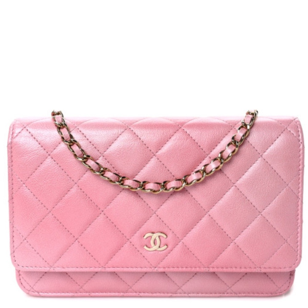 NWT Chanel pearly pink wallet on chain